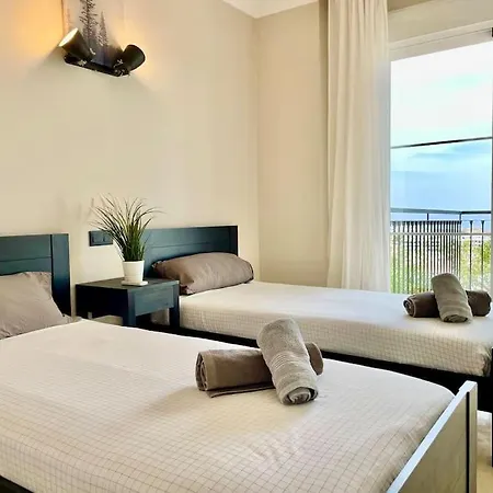Modern & Panoramic Views Holiday home
